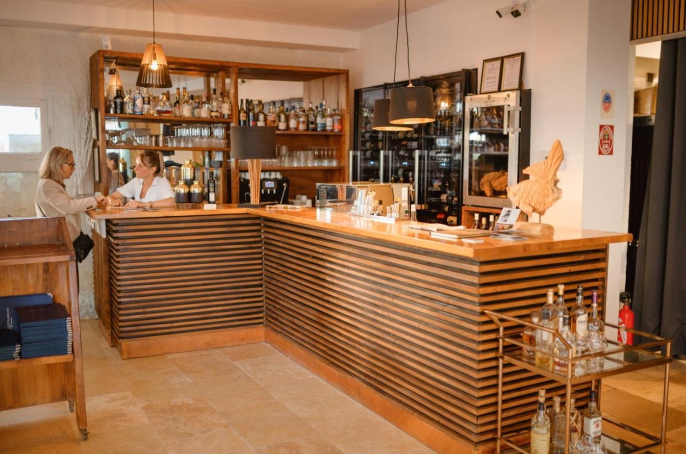 Hotel De La Mer Hyeres Bagian luar foto