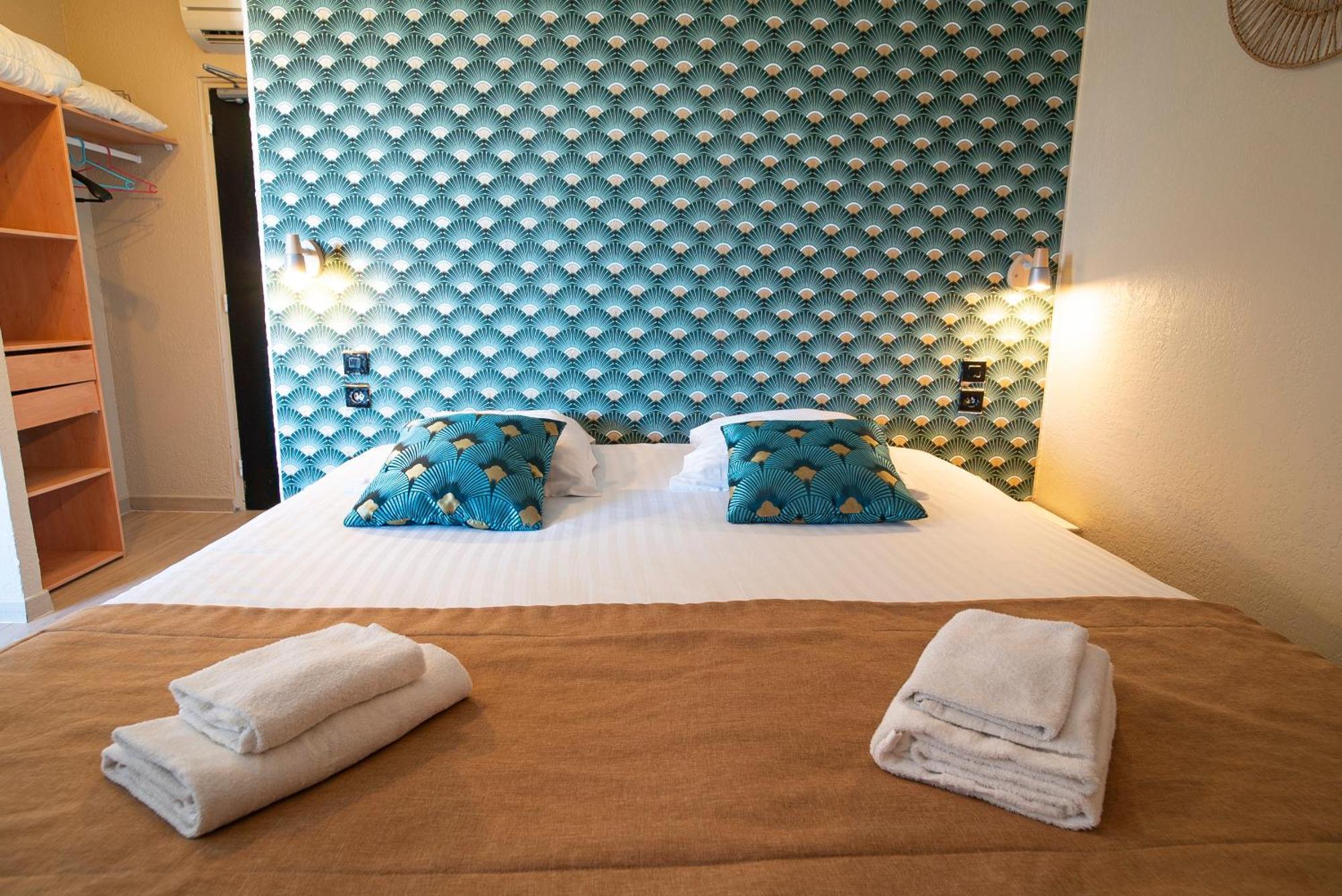 Hotel De La Mer Hyeres Bagian luar foto