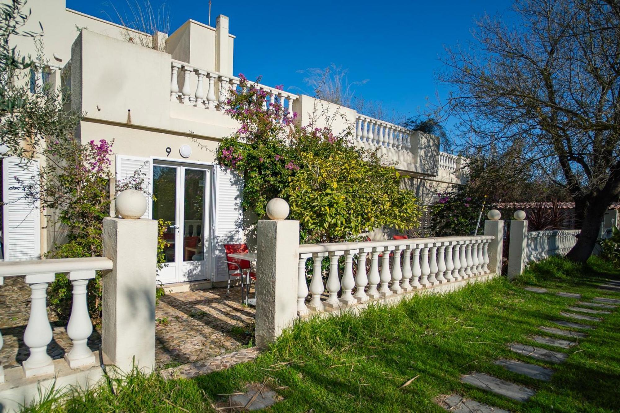 Hotel De La Mer Hyeres Bagian luar foto