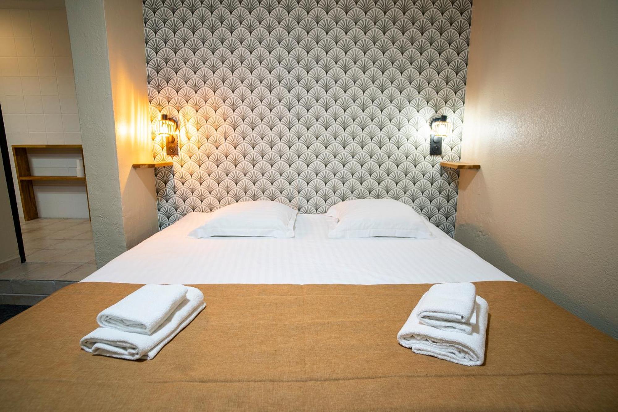 Hotel De La Mer Hyeres Bagian luar foto