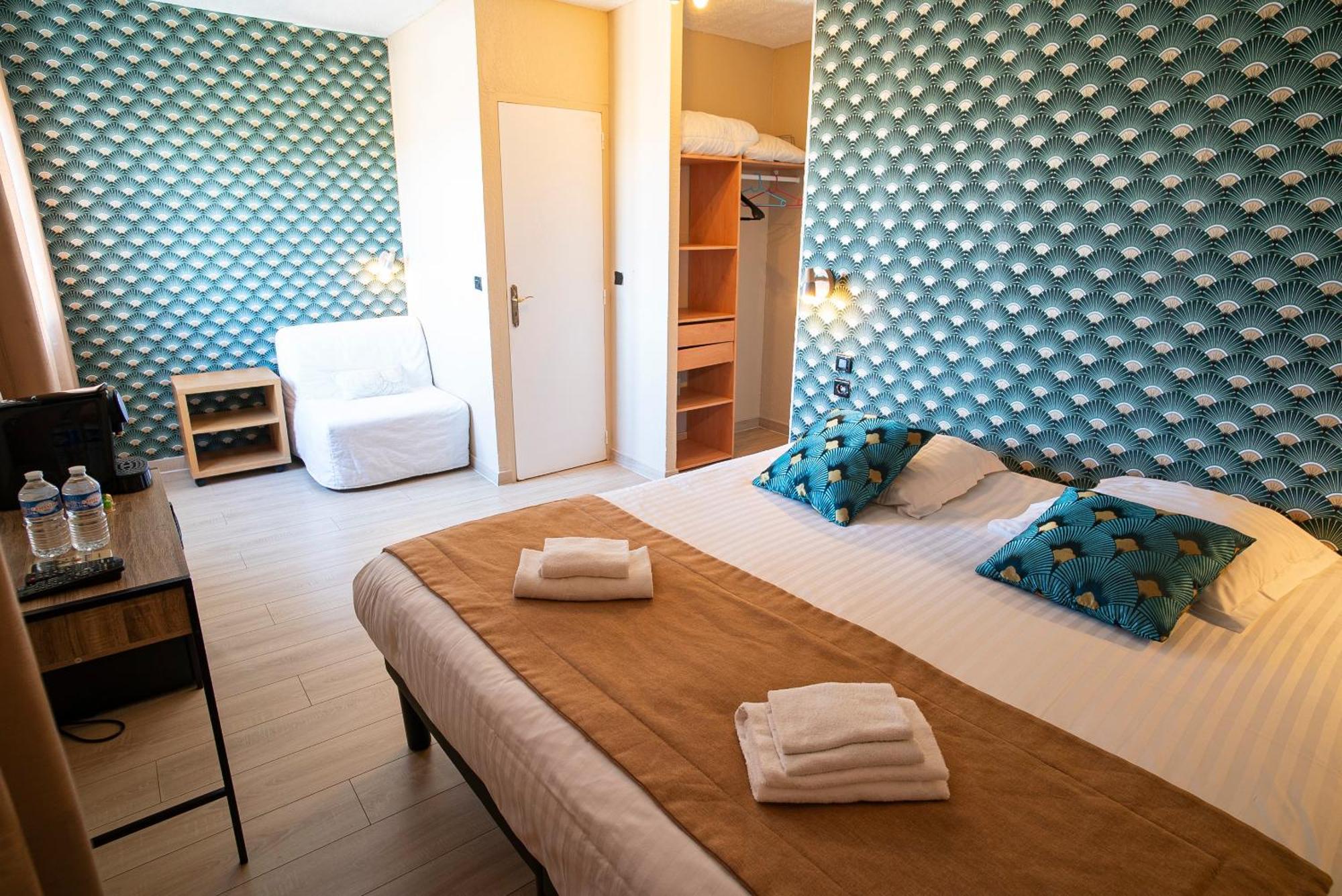 Hotel De La Mer Hyeres Bagian luar foto